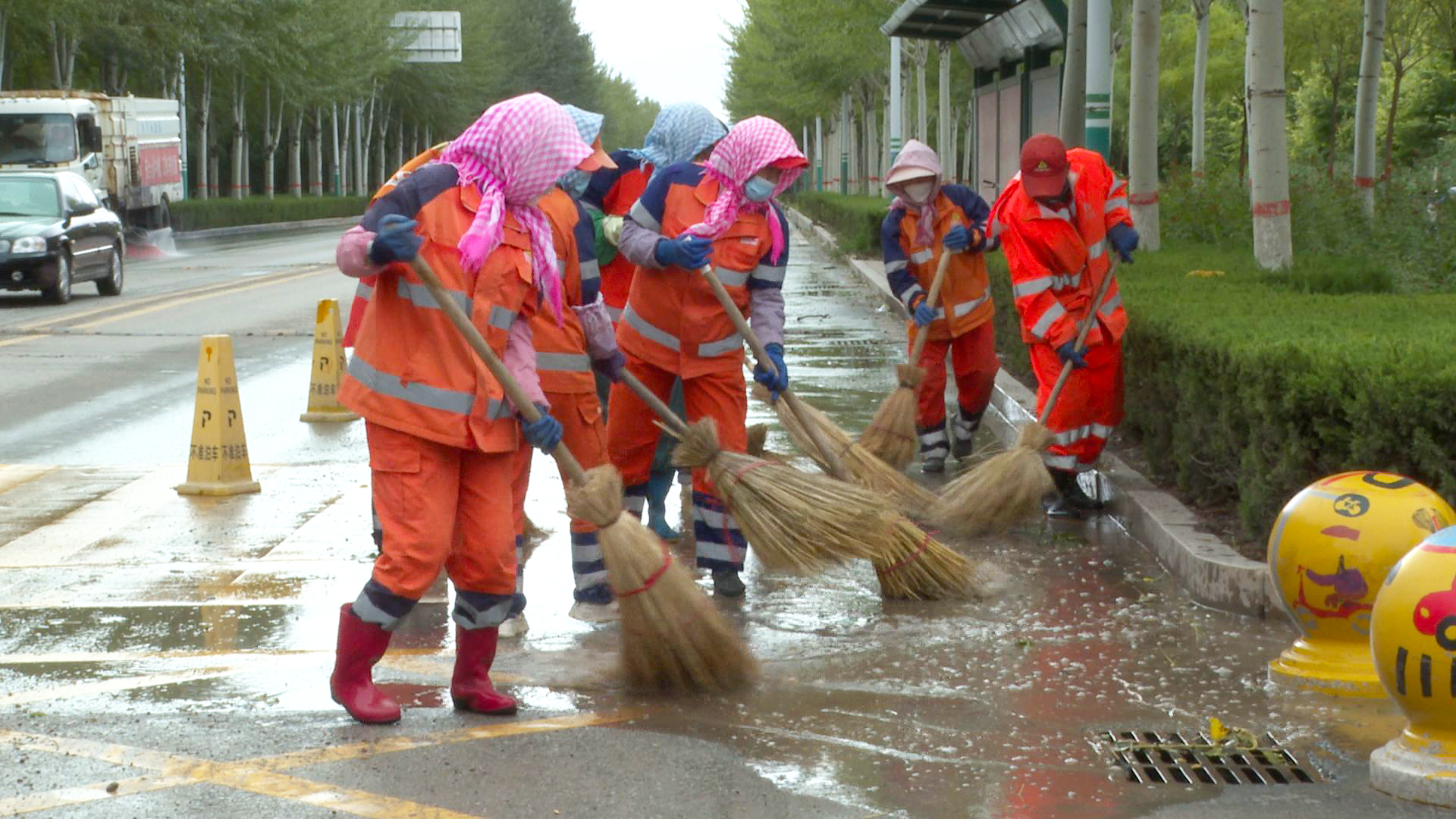 中宁县：雨后清扫忙不停 全力以赴保畅通 (16)1.jpg