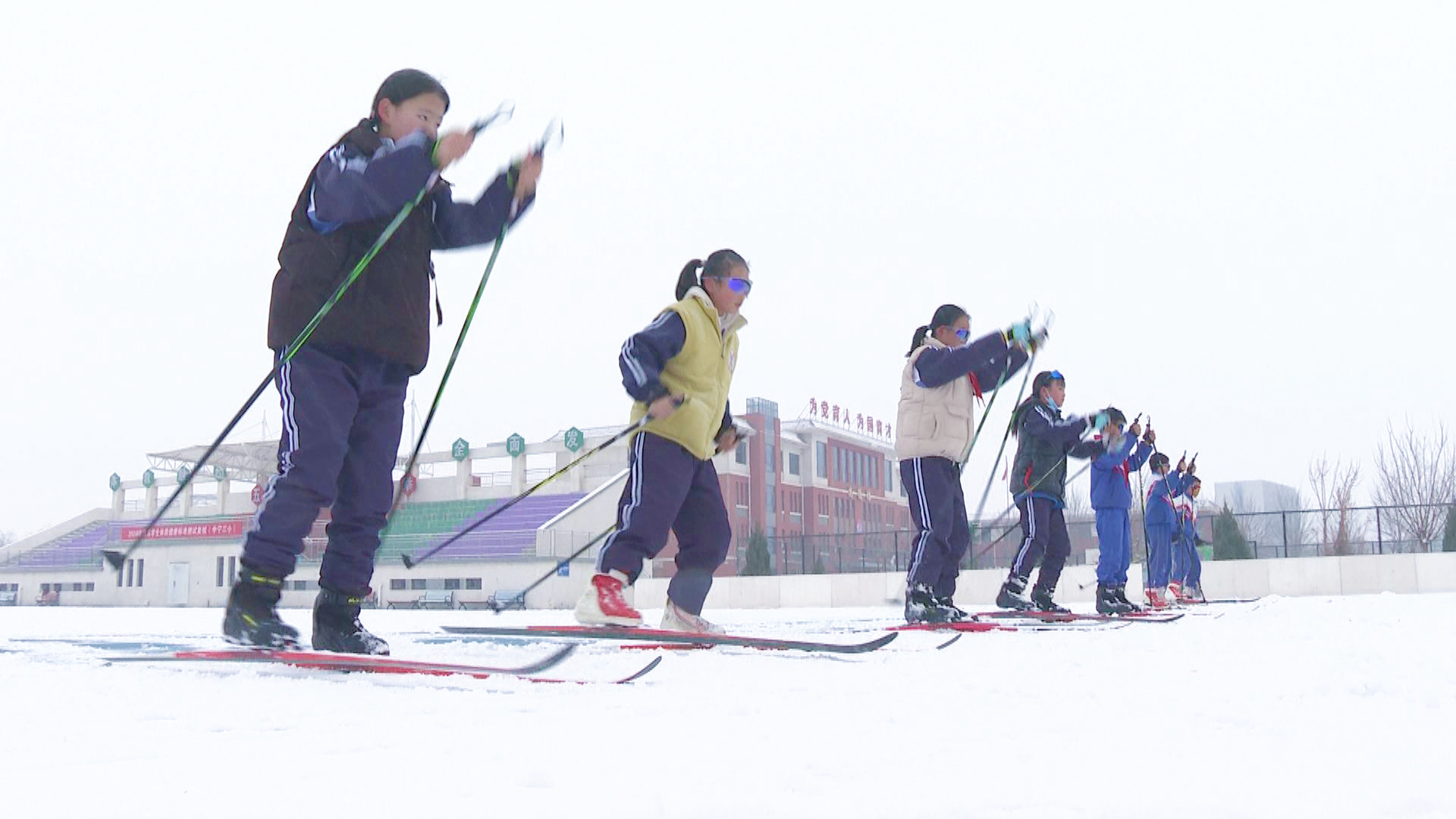 天降瑞雪助力杞乡少年逐梦冰雪 (1)5.png