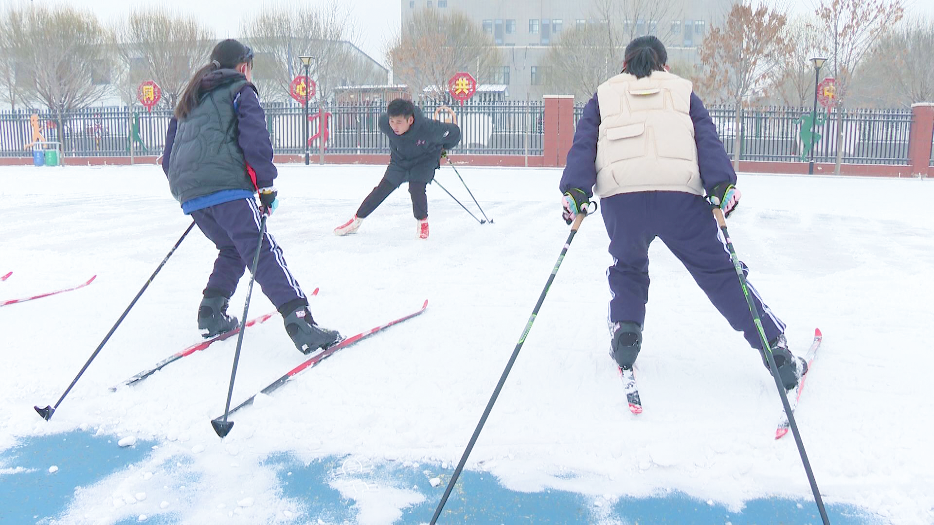 天降瑞雪助力杞乡少年逐梦冰雪 (1)6.png